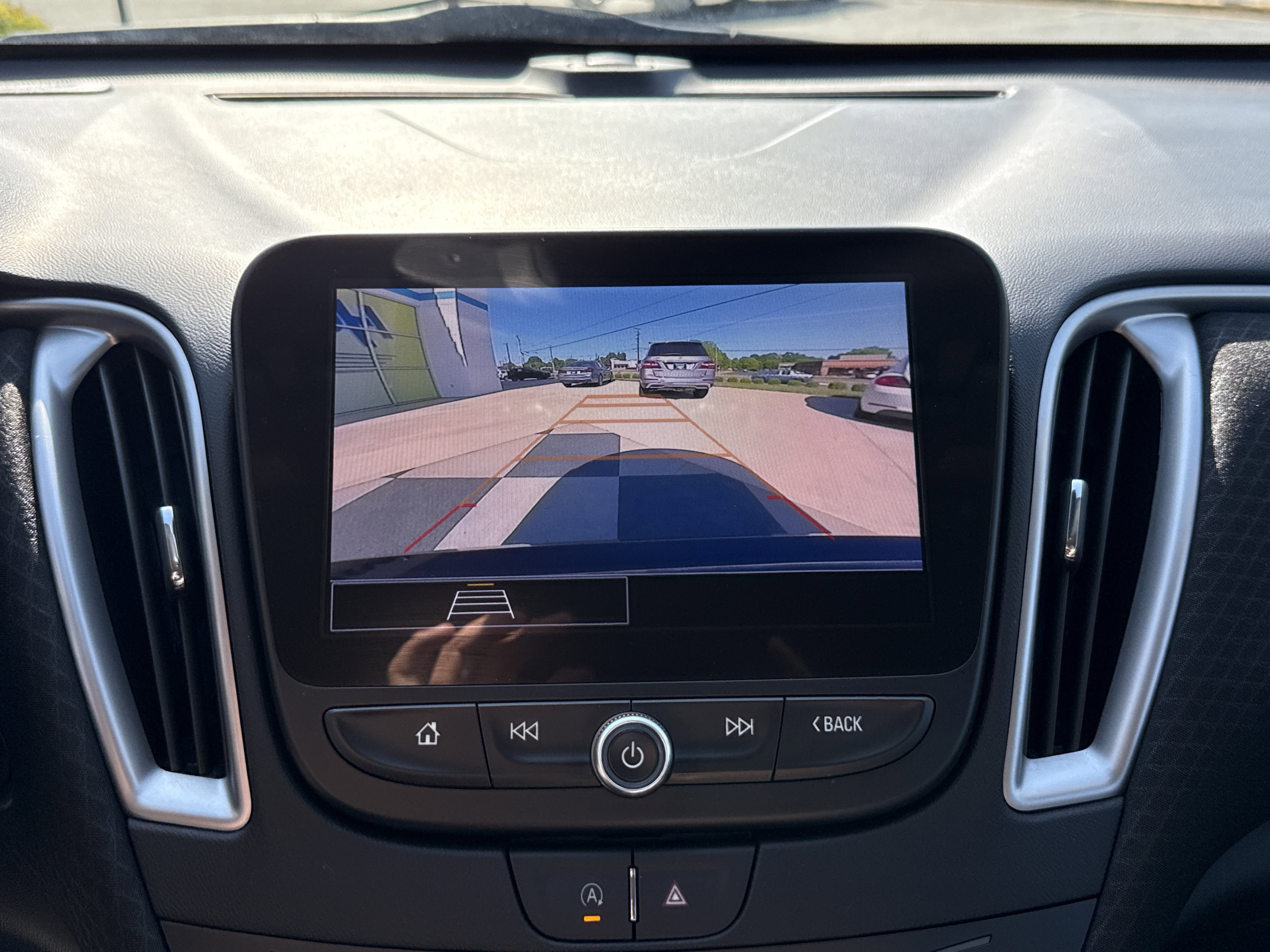 Used 2025 Chevrolet Malibu LT FWD image 25