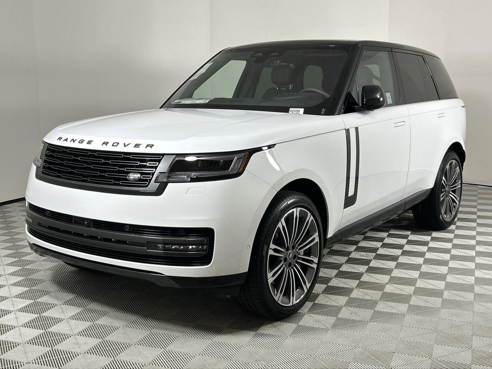 New 2025 Land Rover Range Rover SE