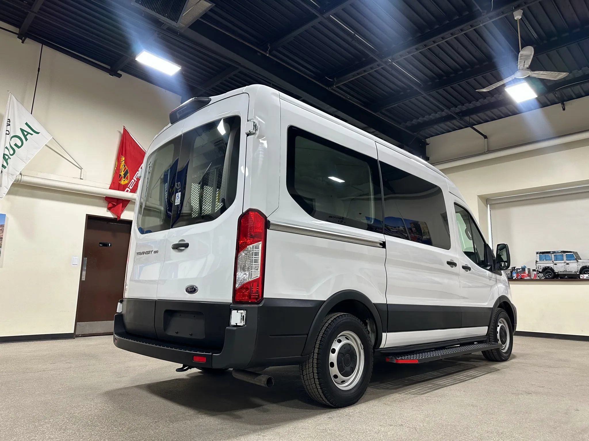 Used 2020 Ford Transit 150 Medium Roof RWD image 10