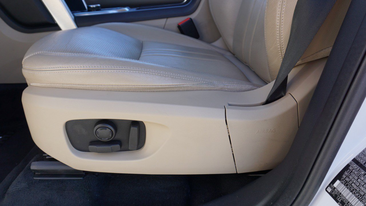 Used 2019 Land Rover Discovery Sport HSE image 22