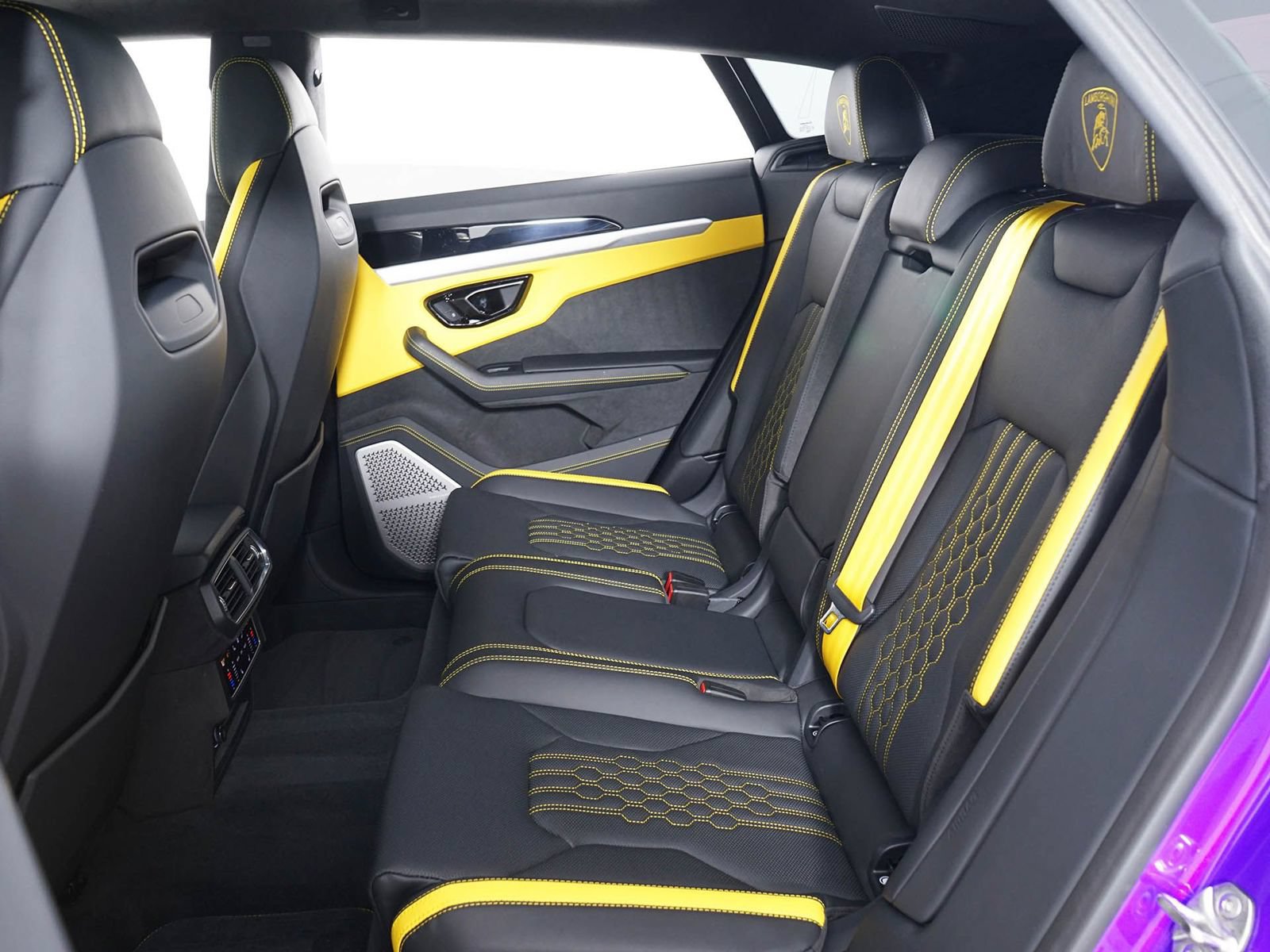 Used 2026 Lamborghini Urus SE AWD/4WD image 26