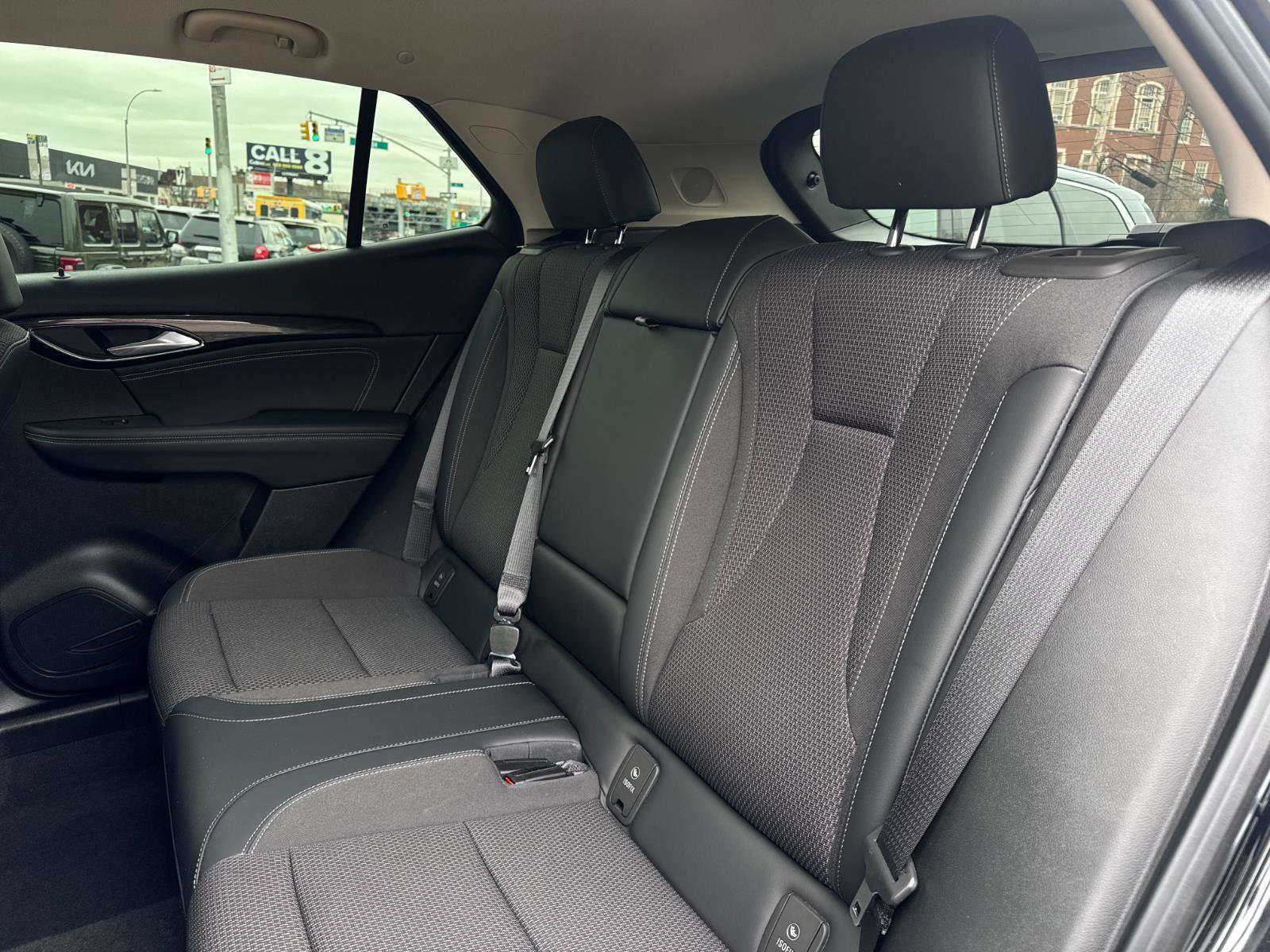 Used 2023 Buick Envision Preferred image 23