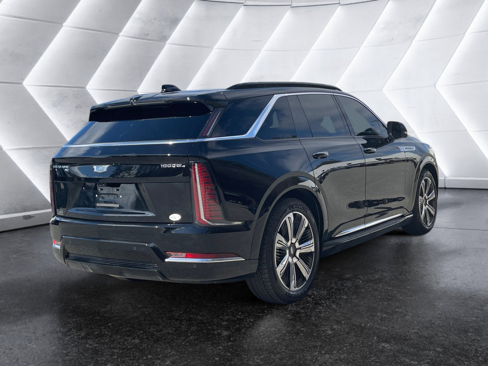 Used 2025 Cadillac Escalade IQ Luxury 2 w/ LPO, Etrunk Organizer Package AWD/4WD image 6