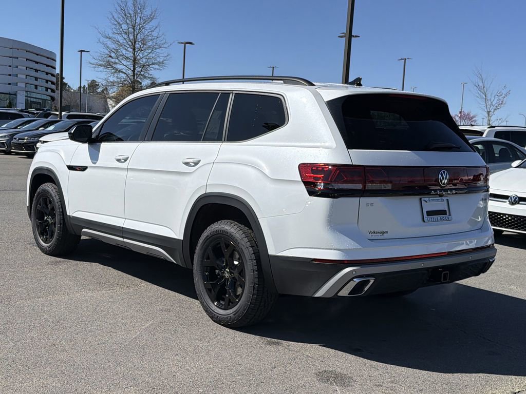 New 2026 Volkswagen Atlas Peak Edition image 3