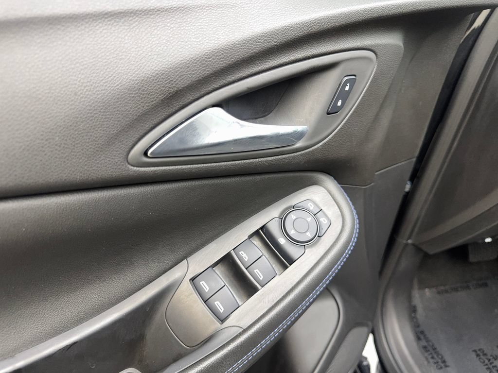 Used 2025 Buick Encore GX Sport Touring w/ Comfort Package FWD image 33