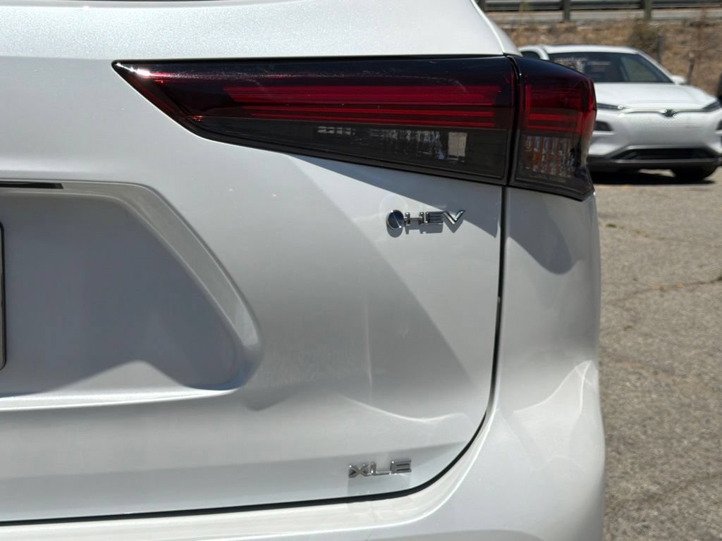Certified 2025 Toyota Highlander XLE AWD/4WD image 15