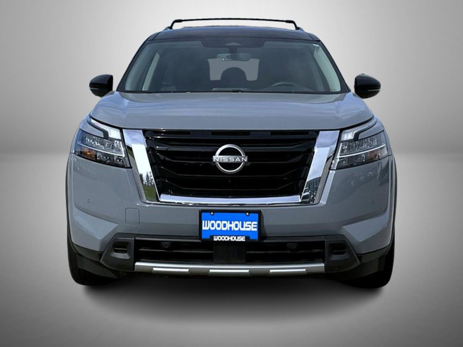 Used 2023 Nissan Pathfinder SL AWD/4WD image 2