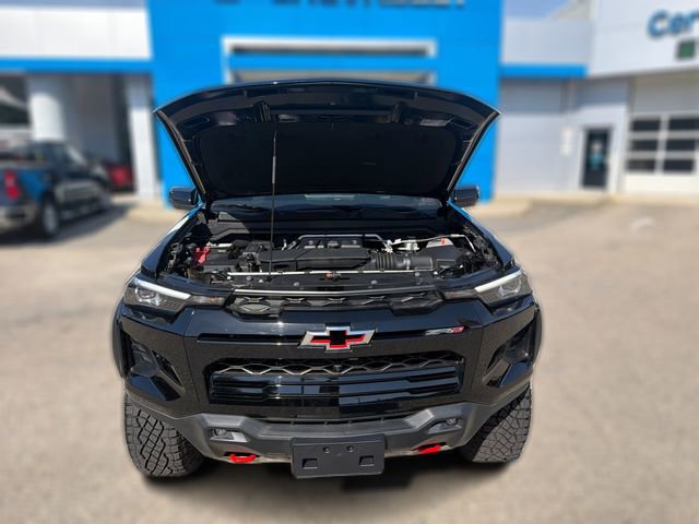 Certified 2025 Chevrolet Colorado ZR2 w/ Midnight Edition AWD/4WD image 11