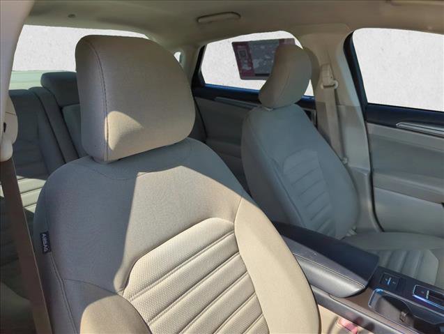 Used 2018 Ford Fusion SE FWD image 24