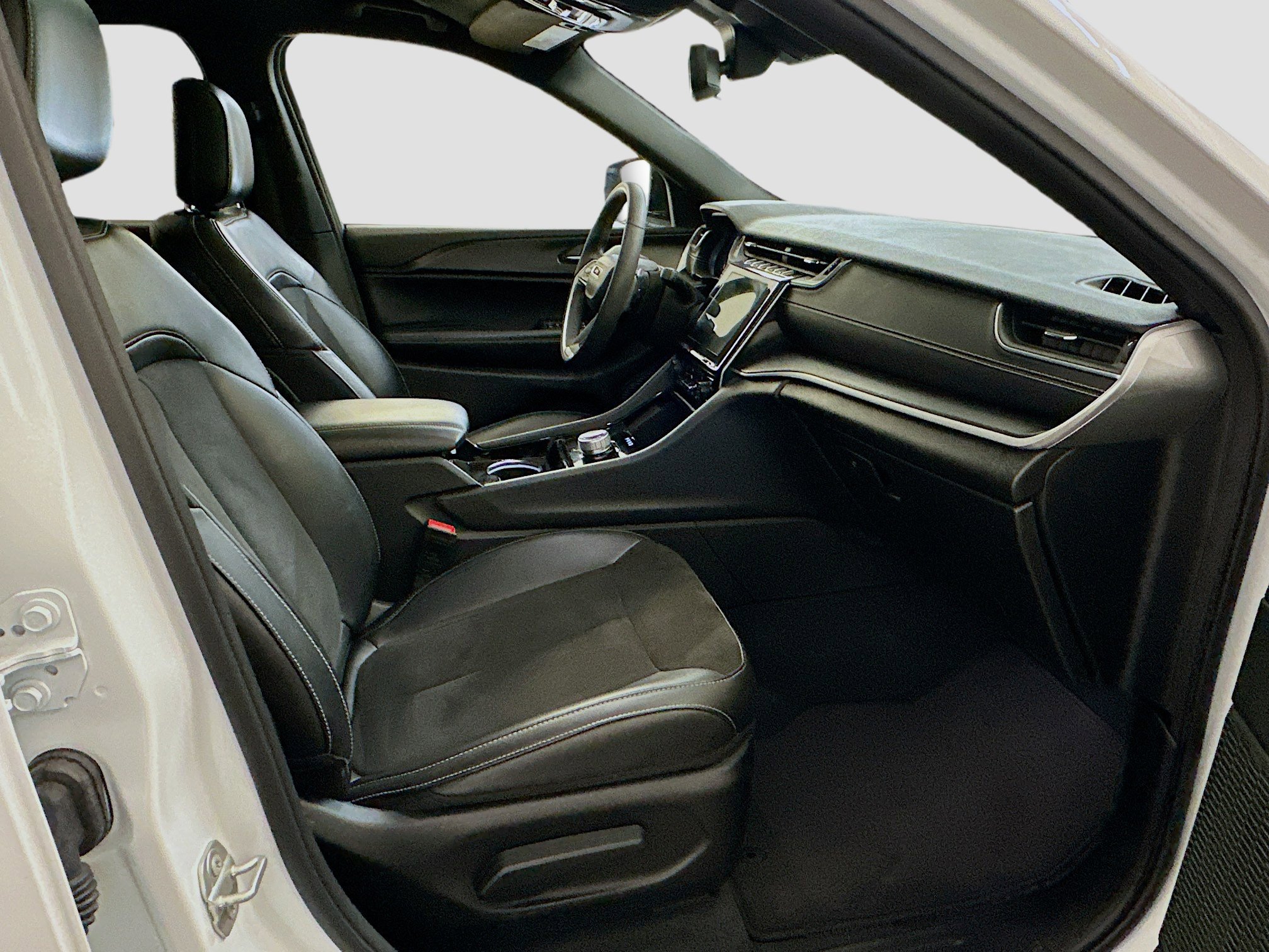 Used 2023 Jeep Grand Cherokee L Laredo image 34