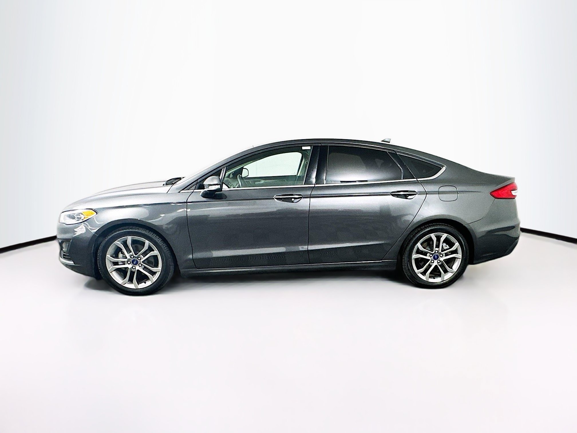 Used 2020 Ford Fusion SEL FWD image 4