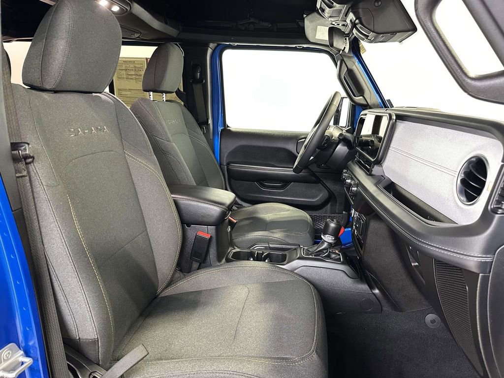 Used 2024 Jeep Wrangler Unlimited Sahara w/ Safety Group image 13