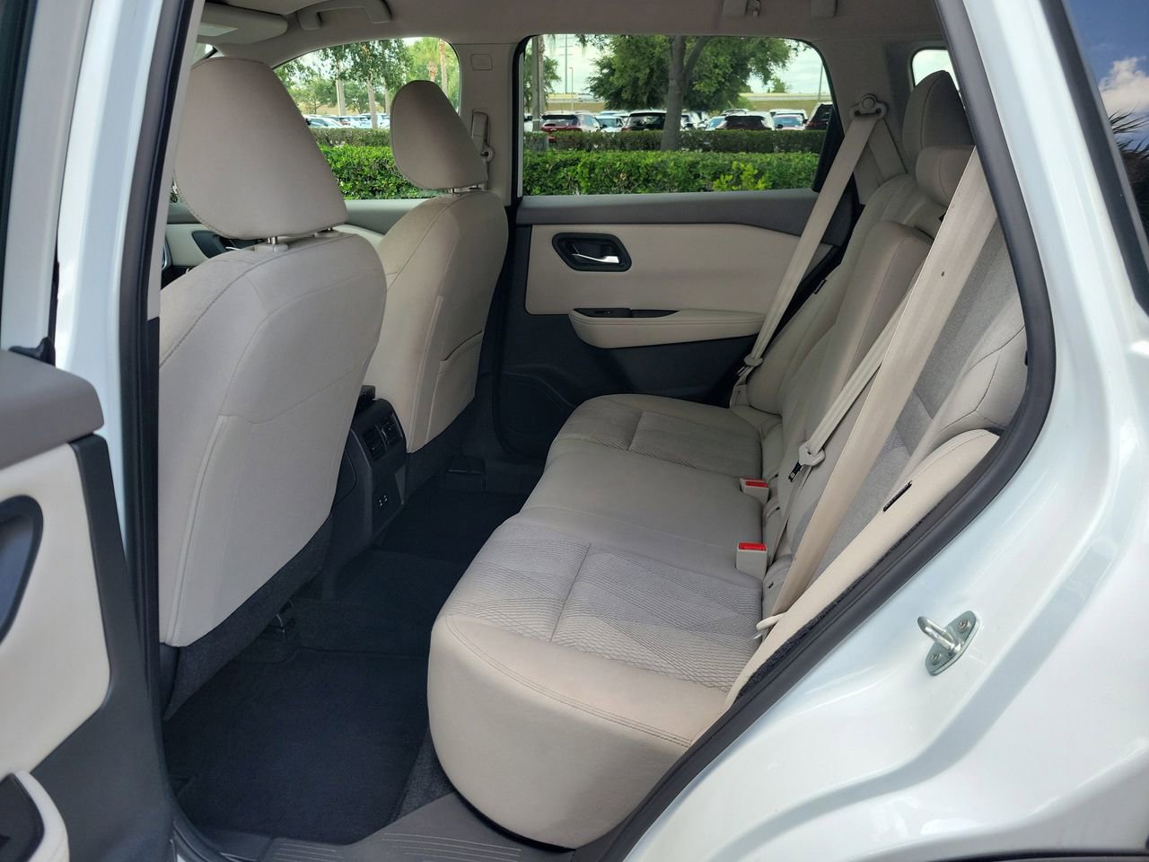 Used 2025 Nissan Rogue SV FWD image 10
