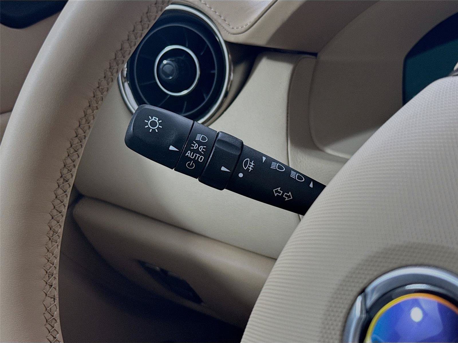 New 2025 Karma Revero Luxury RWD image 5