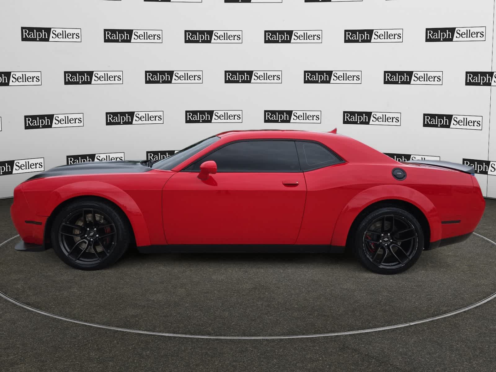 Used 2022 Dodge Challenger R/T Scat Pack RWD image 3