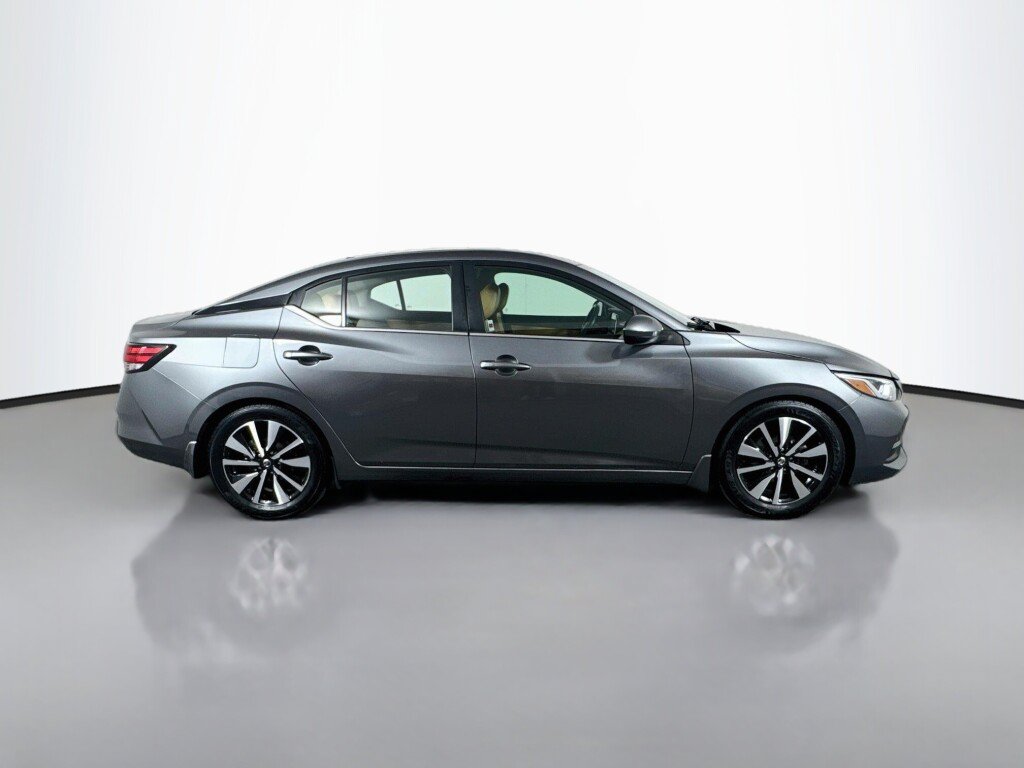 Used 2023 Nissan Sentra SV w/ SV Premium Package FWD image 6