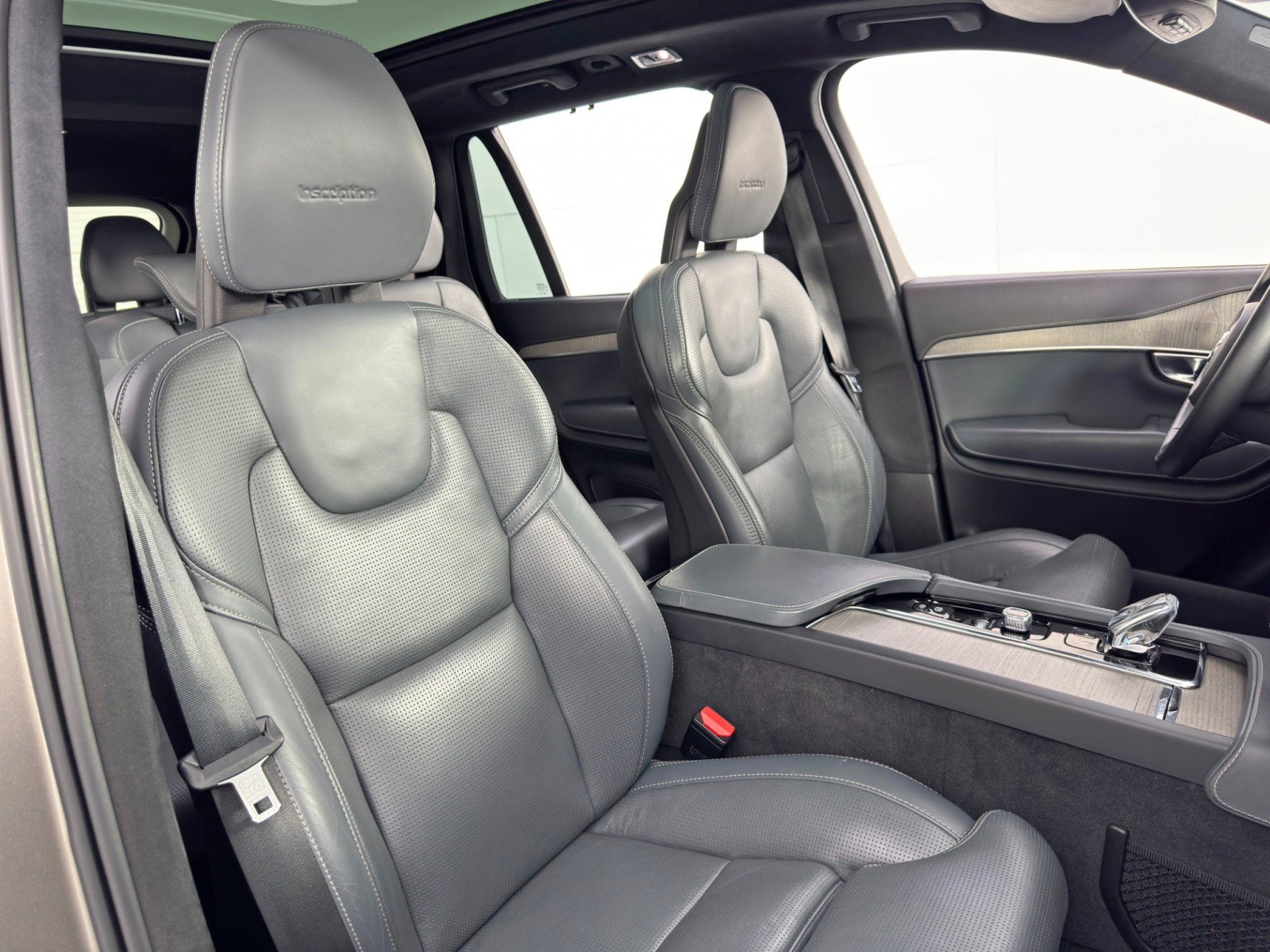 Used 2020 Volvo XC90 T8 Inscription w/ Protection Package image 41