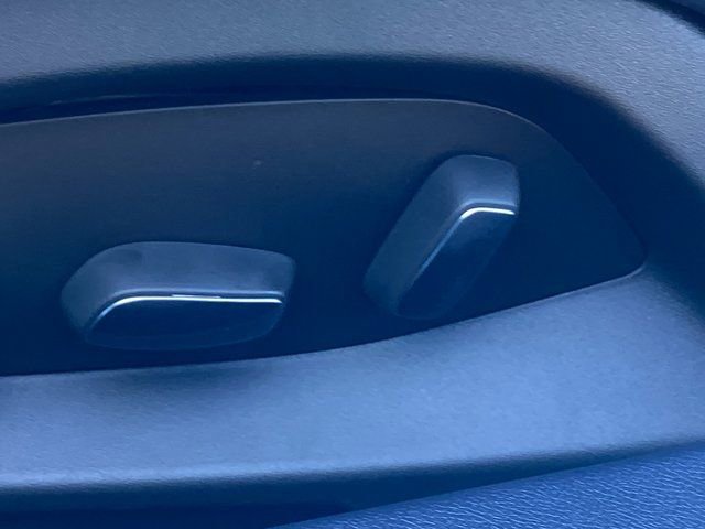 Used 2023 Chevrolet Corvette Stingray Premium Cpe w/ Engine Appearance Package image 31