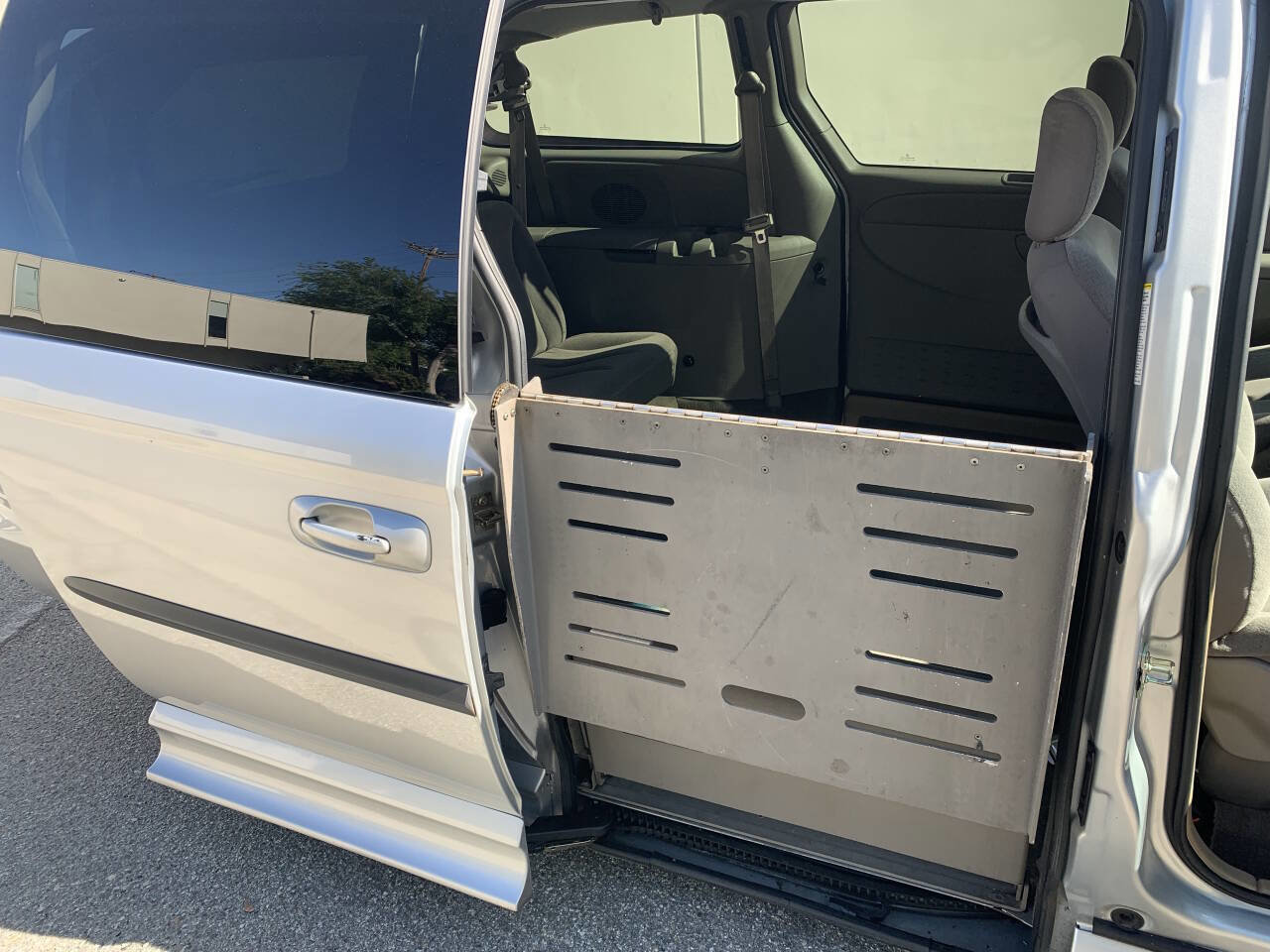 Used 2003 Dodge Grand Caravan Sport FWD image 20