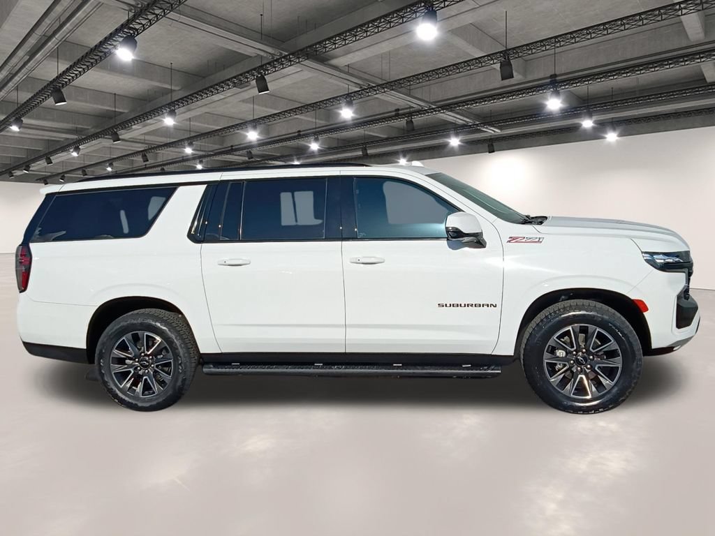 Used 2024 Chevrolet Suburban Z71 w/ Luxury Package AWD/4WD image 17