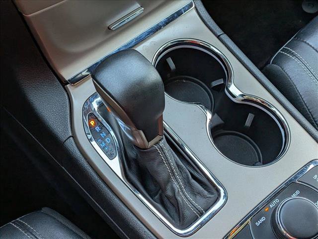 Used 2017 Jeep Grand Cherokee Limited image 11
