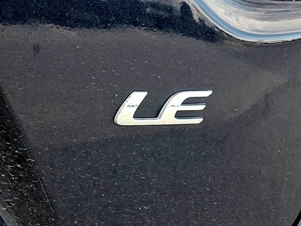 Used 2025 Toyota Corolla LE w/ LE Premium Package FWD image 12