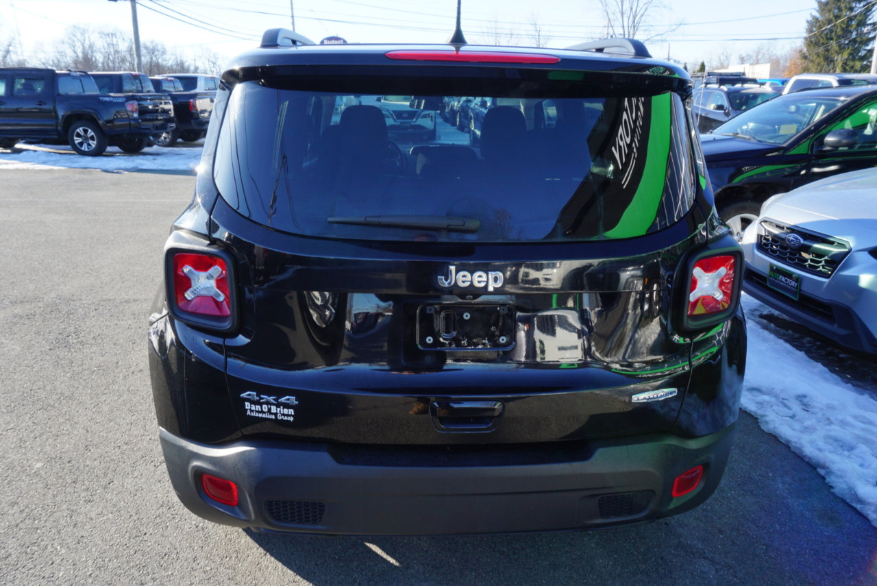 Used 2020 Jeep Renegade Latitude w/ Cold Weather Group image 5