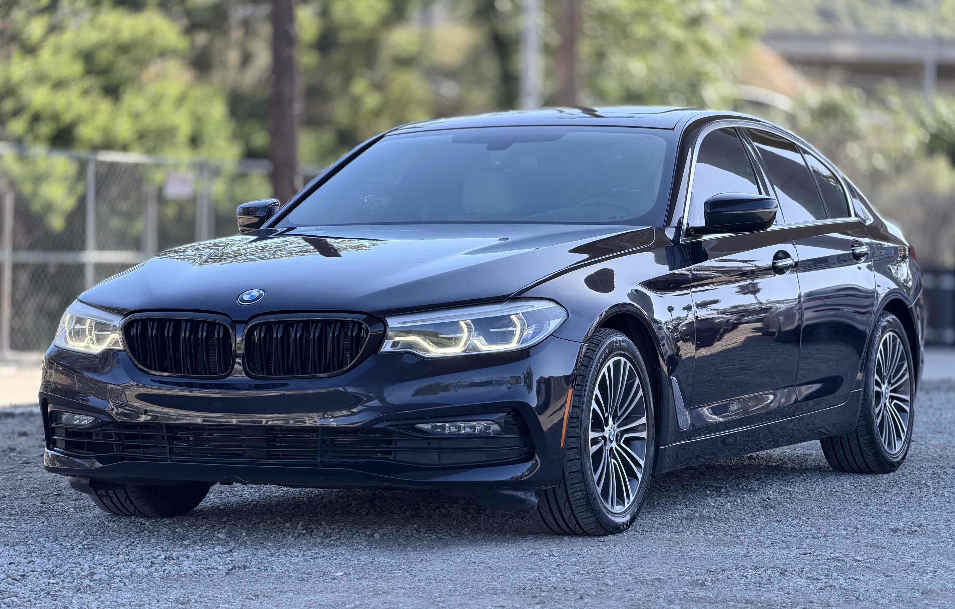 Used 2017 BMW 540i xDrive AWD/4WD image 3
