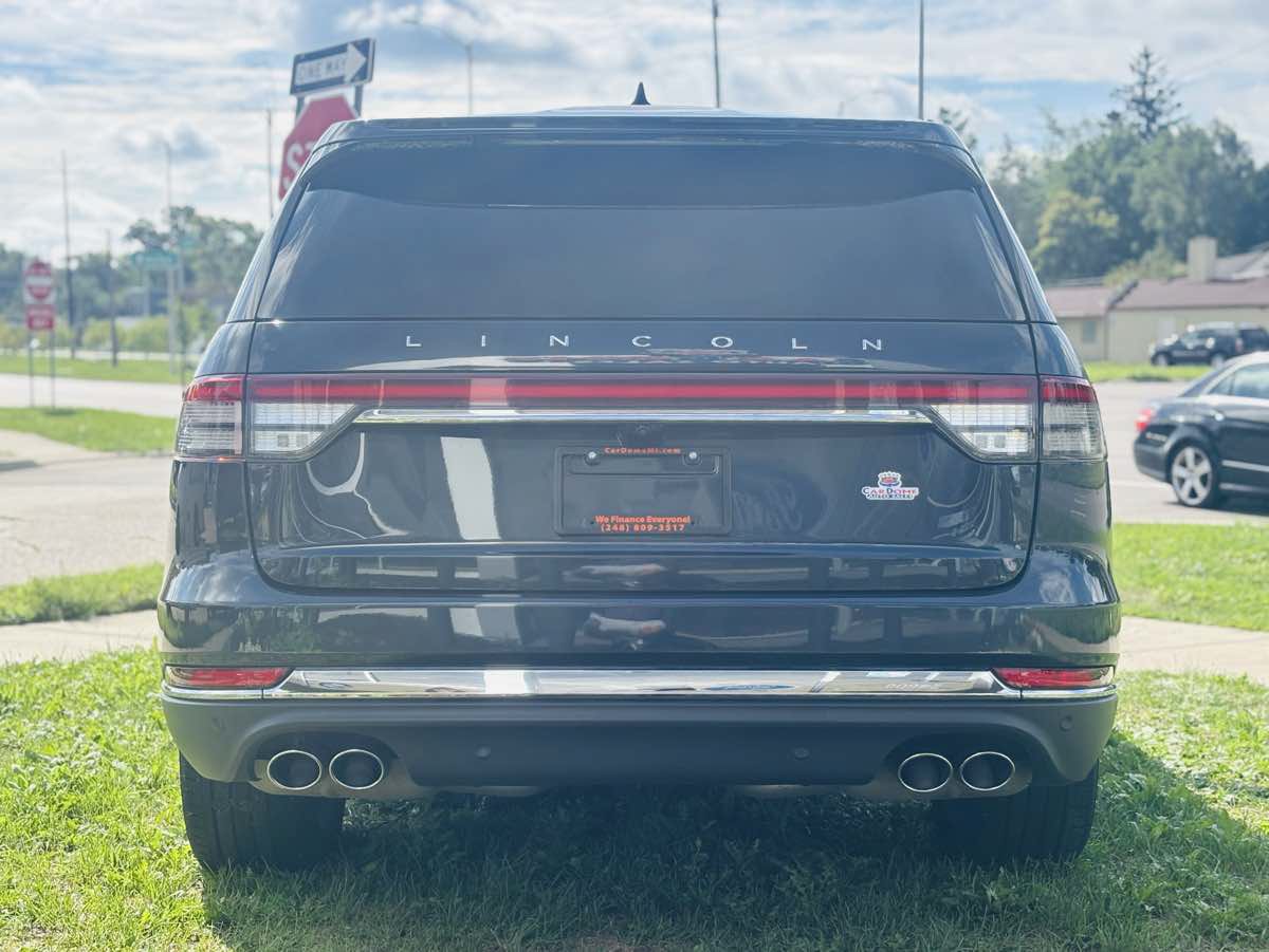 Used 2024 Lincoln Aviator Reserve w/ Equipment Group 201A AWD/4WD image 12