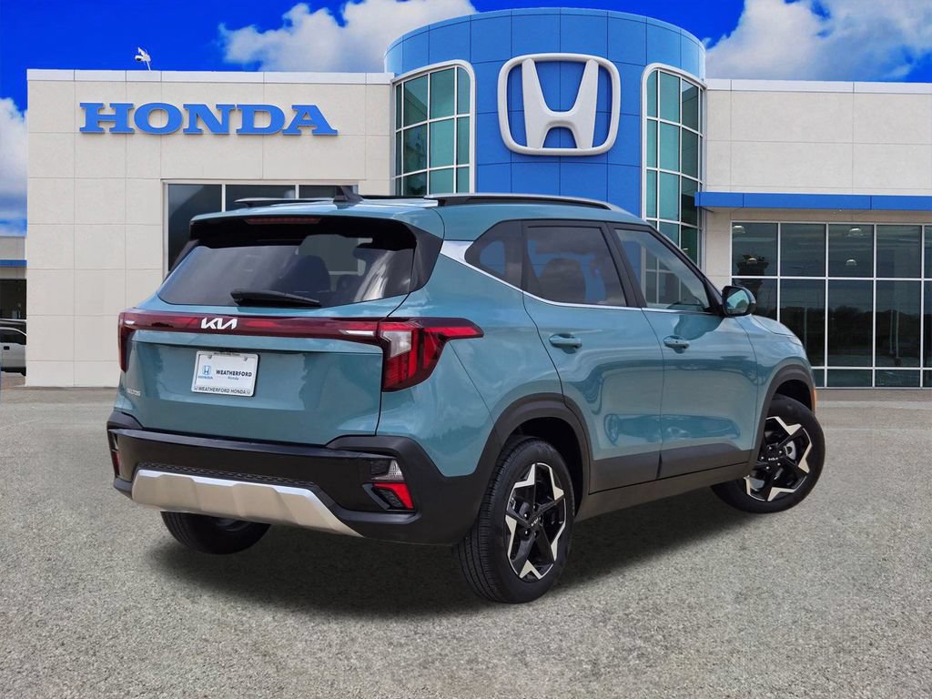Used 2026 Kia Seltos EX FWD image 3