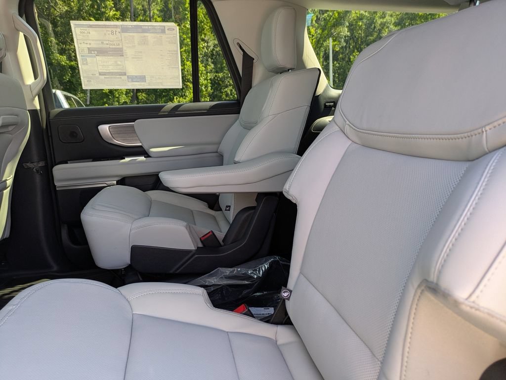 New 2027 Ford Expedition Max Platinum AWD/4WD image 17