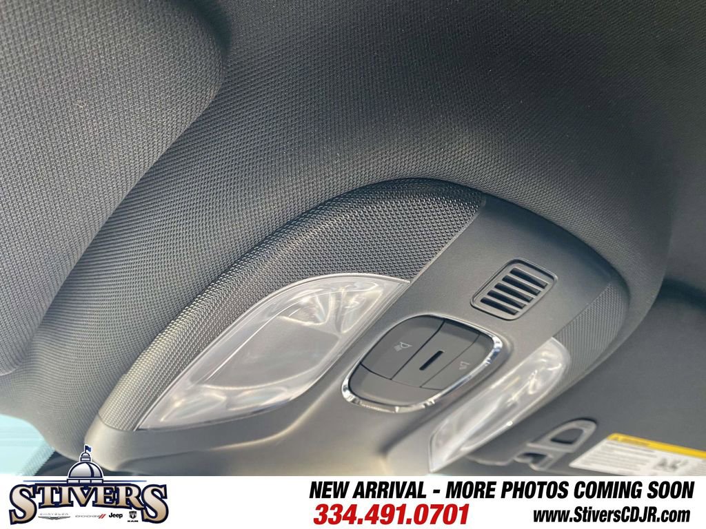 Used 2025 Jeep Compass Latitude image 64