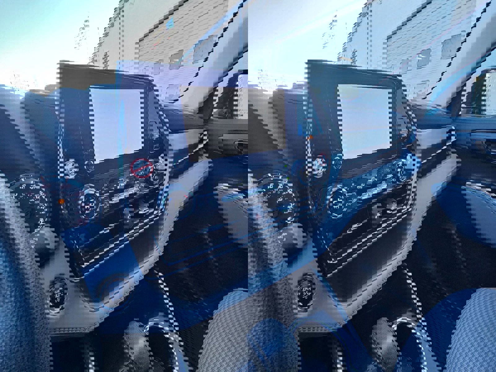 Used 2023 Toyota Highlander L image 50