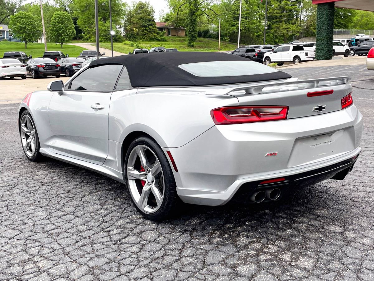 Used 2018 Chevrolet Camaro SS w/ LPO, Ground Effects Package RWD image 5