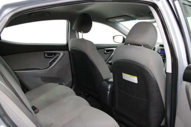 Used 2015 Hyundai Elantra SE FWD image 19