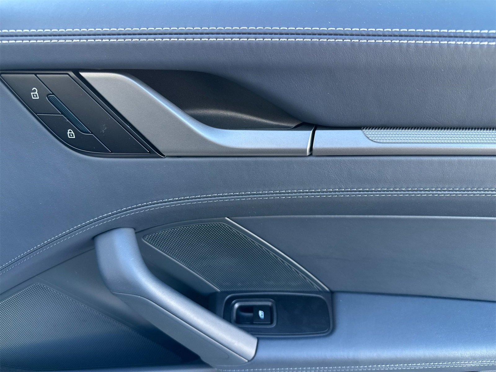 Certified 2025 Porsche 911 Carrera image 17