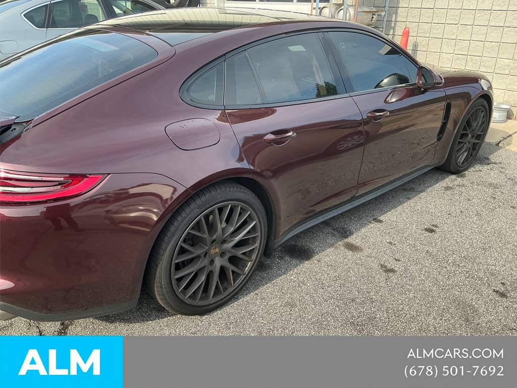 Used 2018 Porsche Panamera image 3