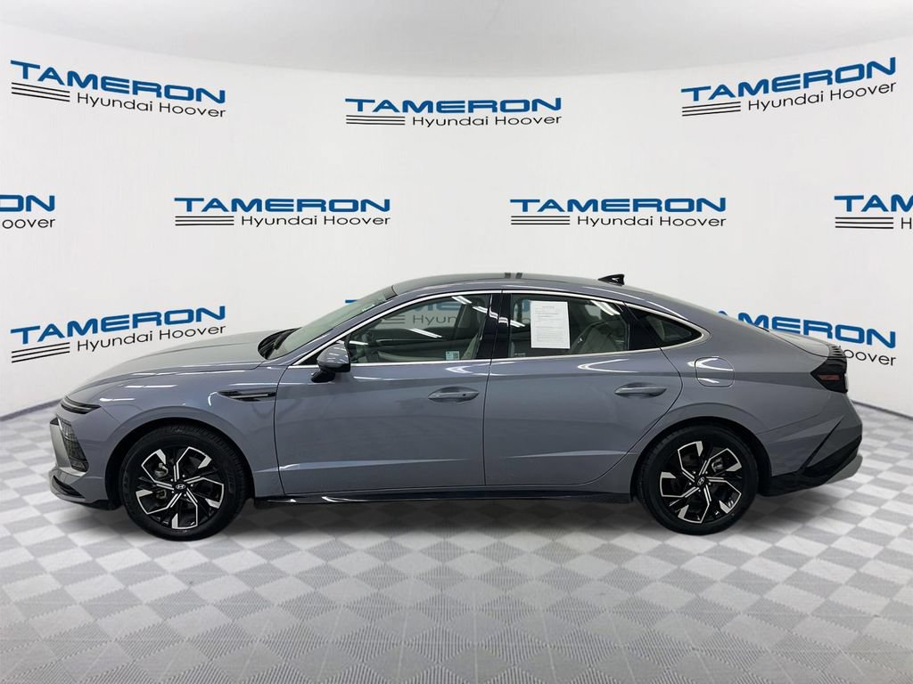 Used 2025 Hyundai Sonata SEL FWD image 2
