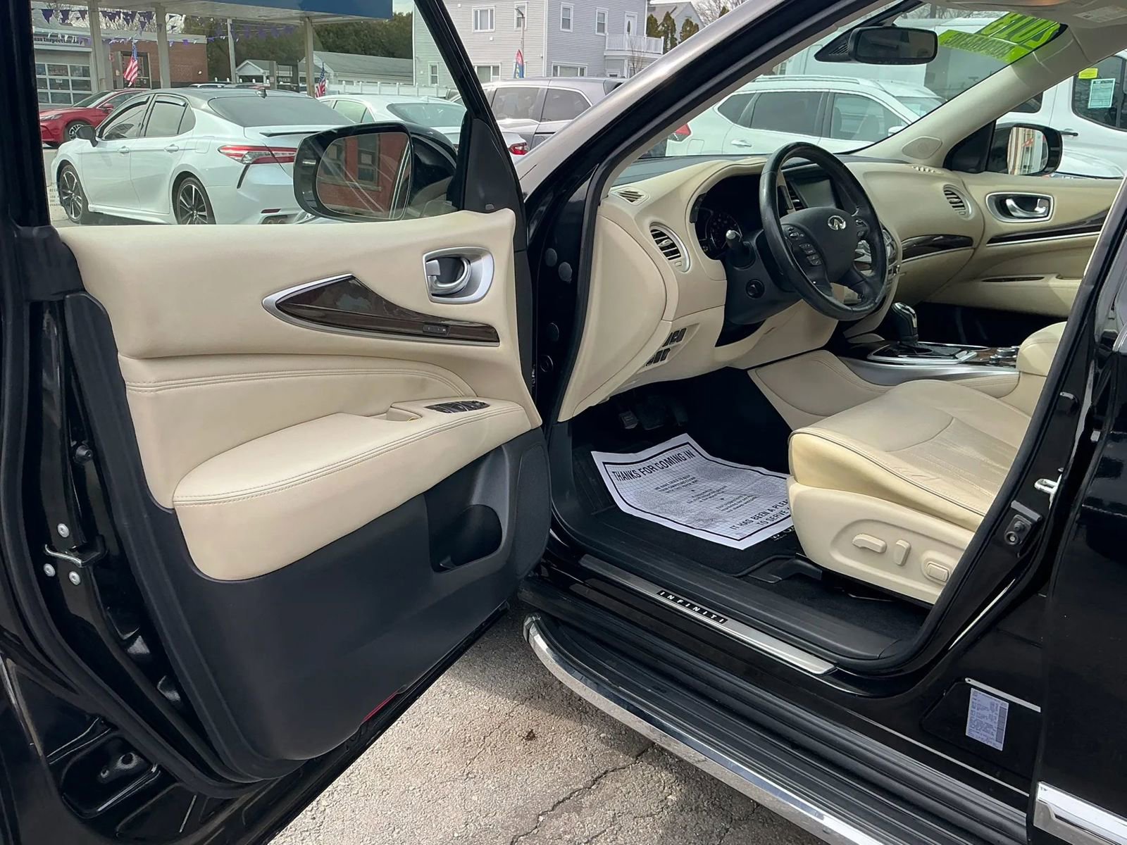 Used 2018 INFINITI QX60 Luxe w/ Deluxe Technology Package image 7