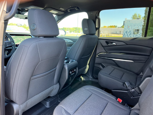 New 2026 Chevrolet Traverse LT w/ Driver Confidence Package AWD/4WD image 36