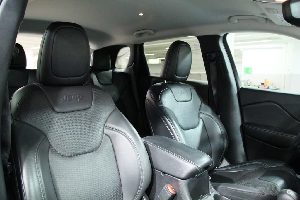 Used 2019 Jeep Cherokee Limited AWD/4WD image 22