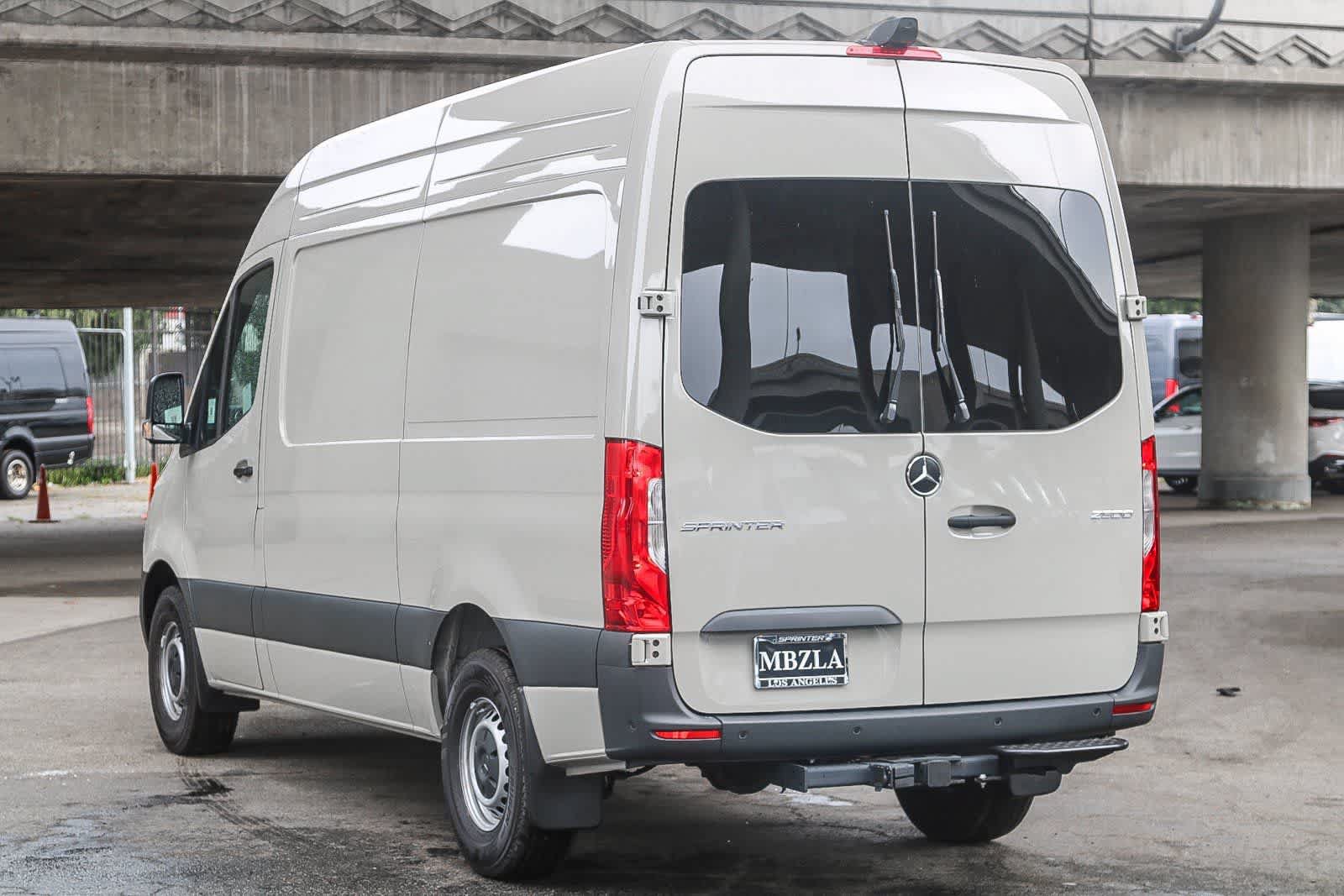 Used 2024 Mercedes-Benz Sprinter 2500 image 8
