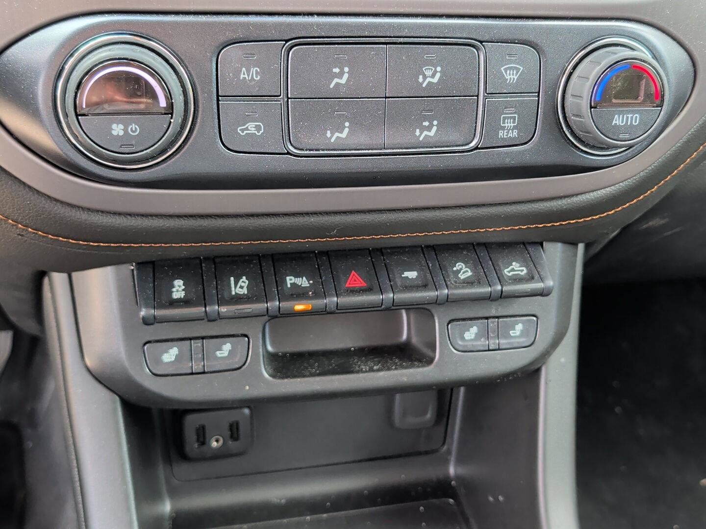 Used 2021 GMC Canyon AT4 w/ Driver Alert Package AWD/4WD image 16