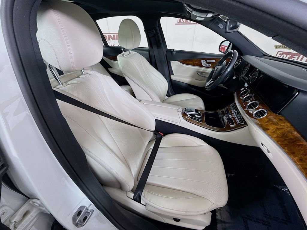 Used 2019 Mercedes-Benz E 300 4MATIC image 33