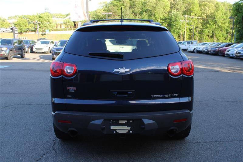 Used 2011 Chevrolet Traverse LTZ w/ LPO, 'HIT The Road' Package AWD/4WD image 4