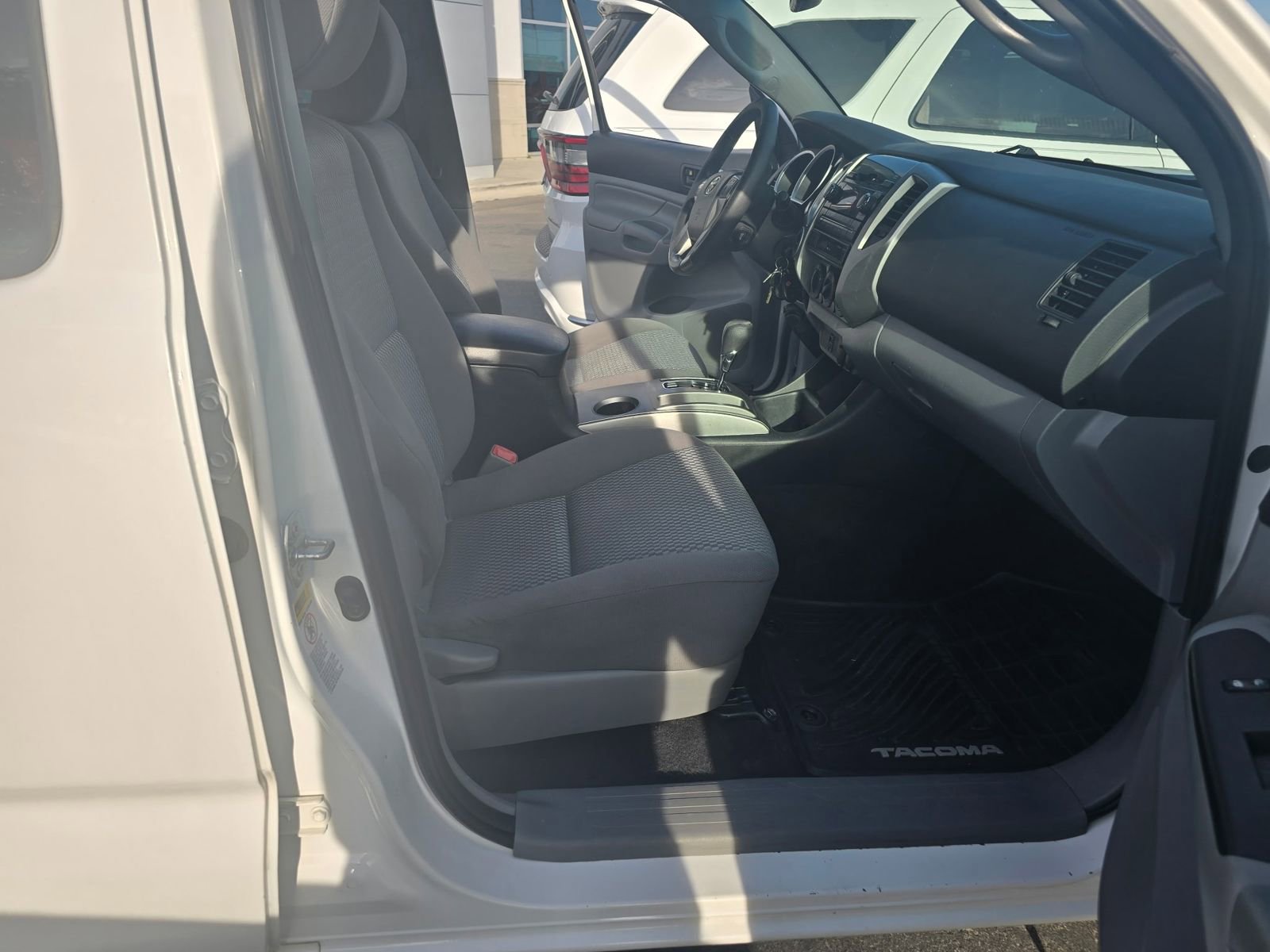 Used 2012 Toyota Tacoma 4x4 Double Cab w/ SR5 Pkg image 8