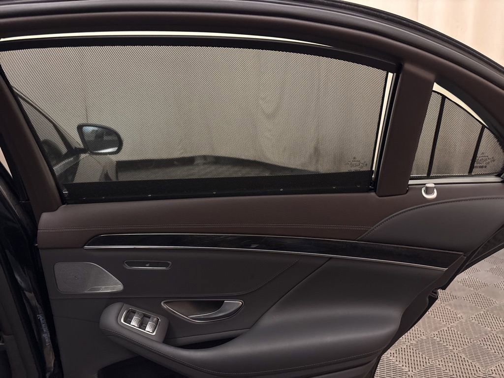 Used 2020 Mercedes-Benz S 560 4MATIC Sedan image 27