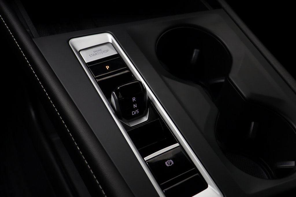 Used 2025 Volkswagen Atlas Cross Sport SE image 10