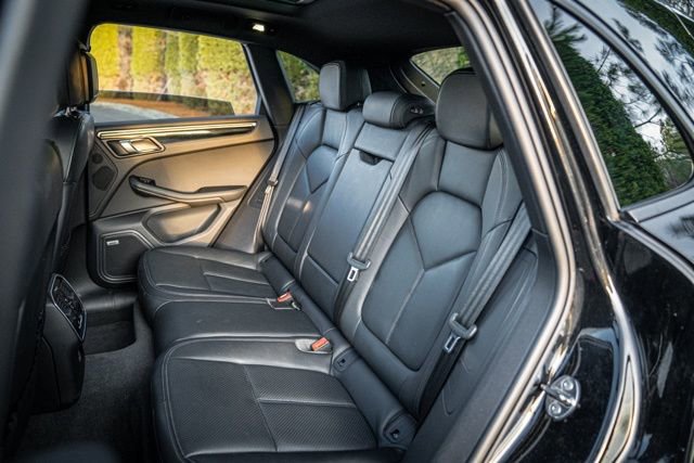 Used 2023 Porsche Macan Turbo image 36