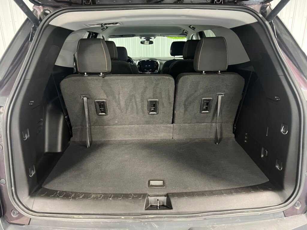 Used 2020 Chevrolet Traverse LT image 8